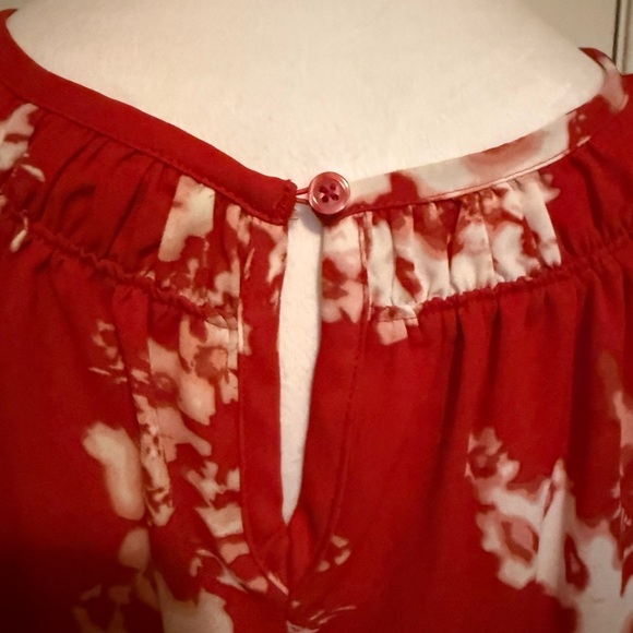 Simply Vera Vera Wang Red Floral Blouse - Picture 5 of 6